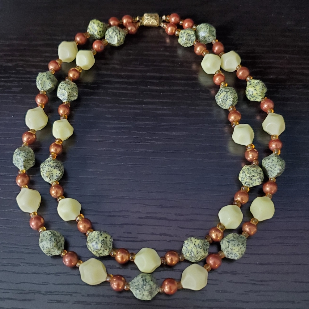 ESTATE Double Strand Faceted Gemstone Beaded Necklace Spacers Ornate Box Clasp
